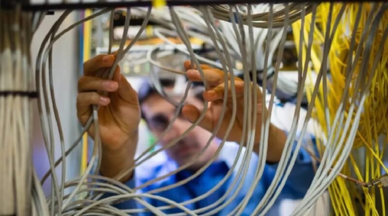 Essential Tips for Enhancing Cable Management in Industrial Settings