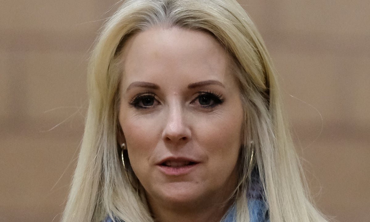 Isabel Oakeshott Net Worth 2025 – Estimated Wealth & Career Highlights