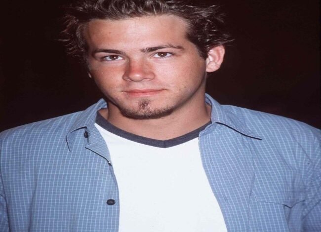 A captivating look into Ryan Reynolds’ younger years, his early struggles, breakthrough roles, and the journey that shaped him into a Hollywood icon.